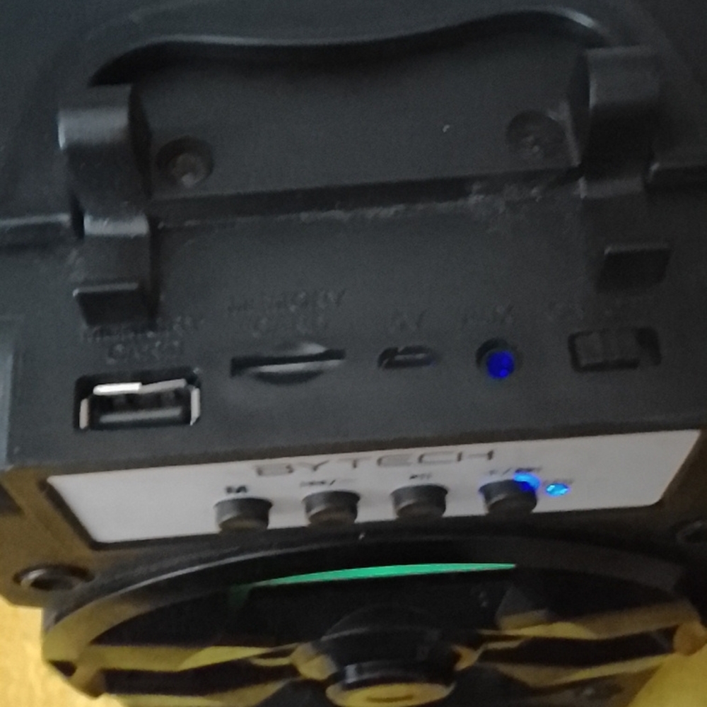 Speaker - Picture 2 of 3